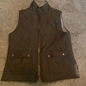 Reversible quilted zip vest